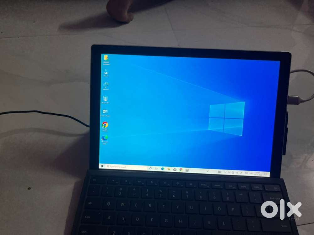 Microsoft surface pro5 i5 7th