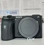 Sony a6600 Camera 24.2mp w 916 Shutter Count w 16-50mm OSS lens
