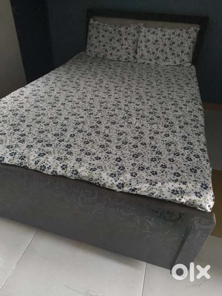 Double bed, 4*6 for sale