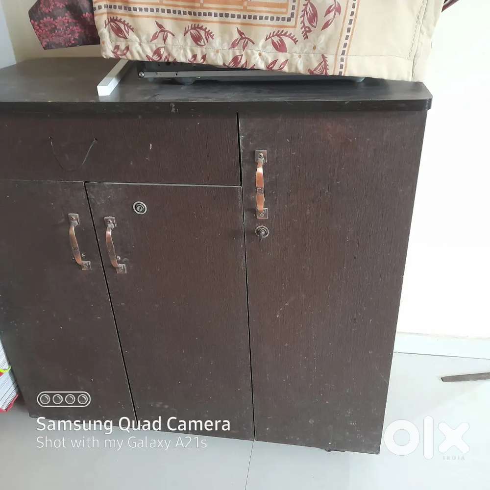 Storage cabinet