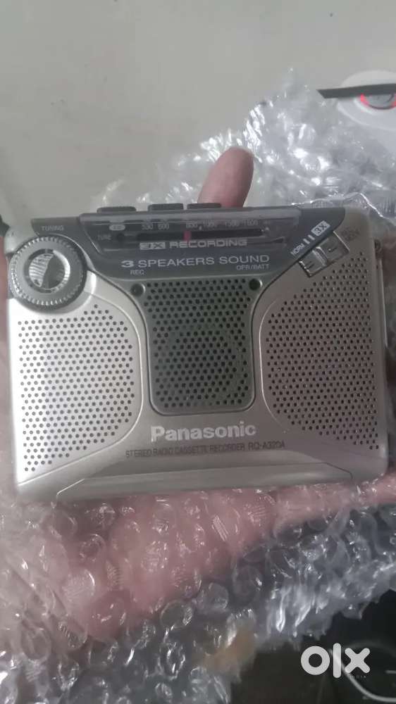 Panasonic walkman inbuilt speakers