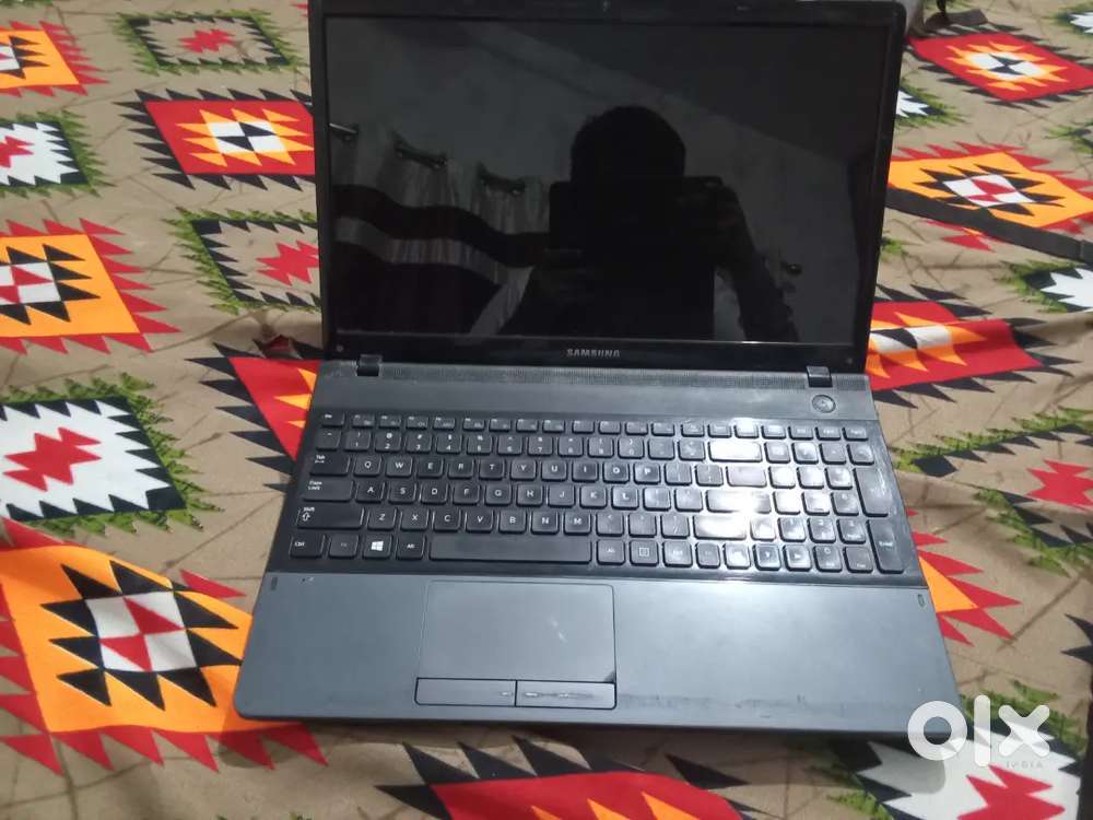 screen not working properly keyboard speaker is not working average