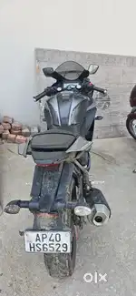 YAMAHA R15 V3