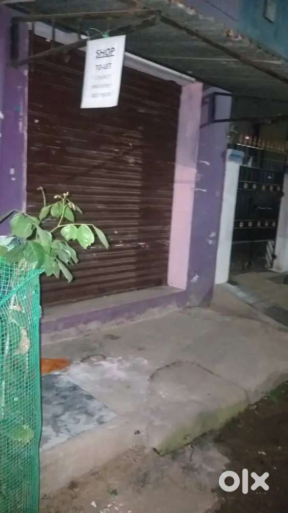 Goodown or Shop is tolet near rettery rto office back side