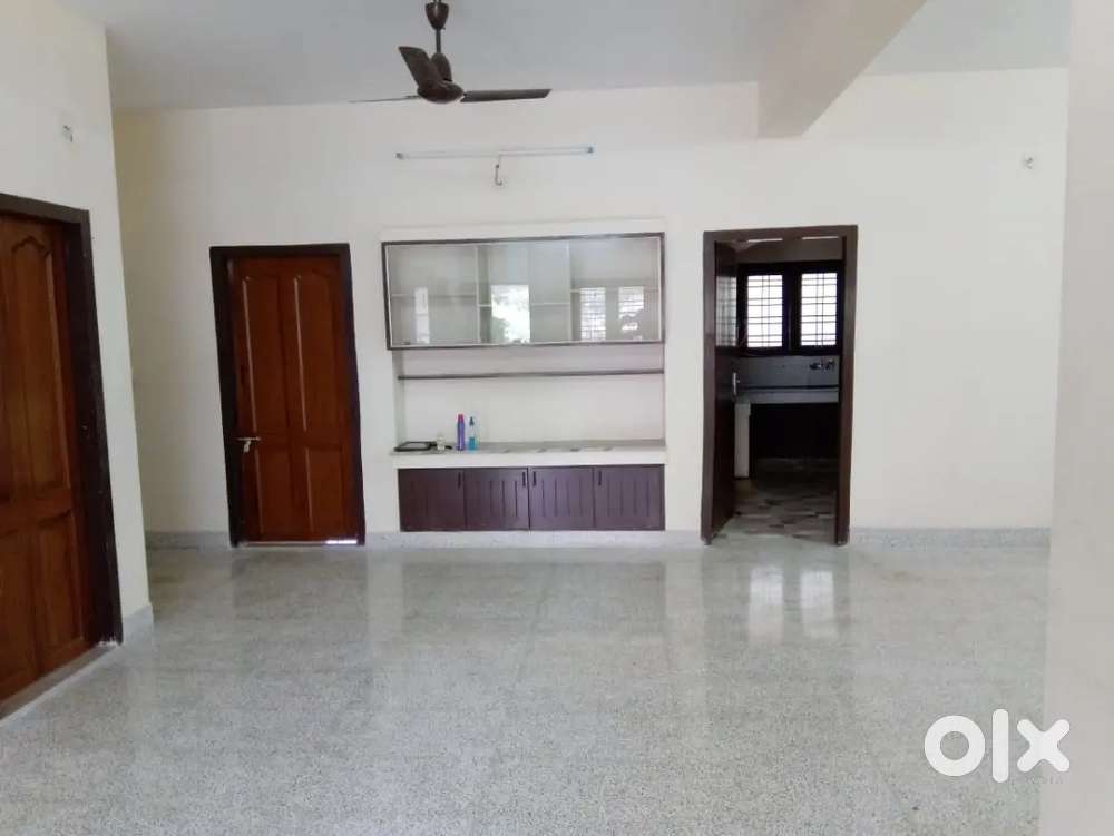 Pettah Chacka Area.. Upstair 3Bhk House.. Preferred Employee Families