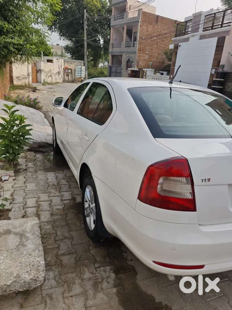Skoda Laura 2012 Diesel 115000 Km Driven
