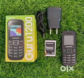Samsung guru 1200 vintage keypad mobile phone old is gold / Nokia 105