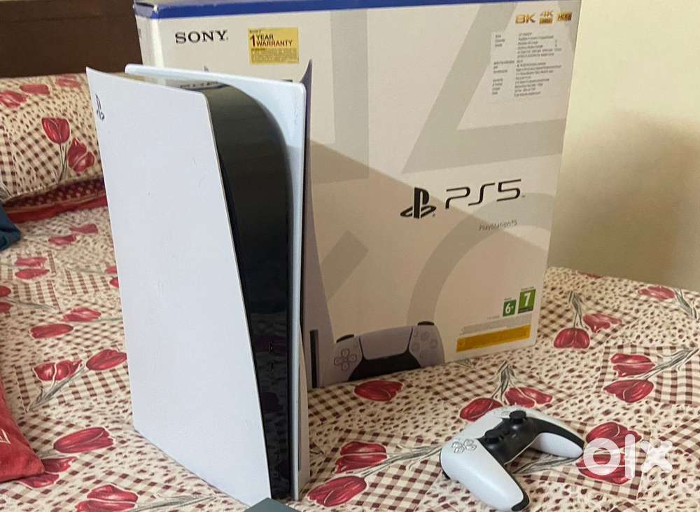 Play station 5 ps5 dic with 2 controller