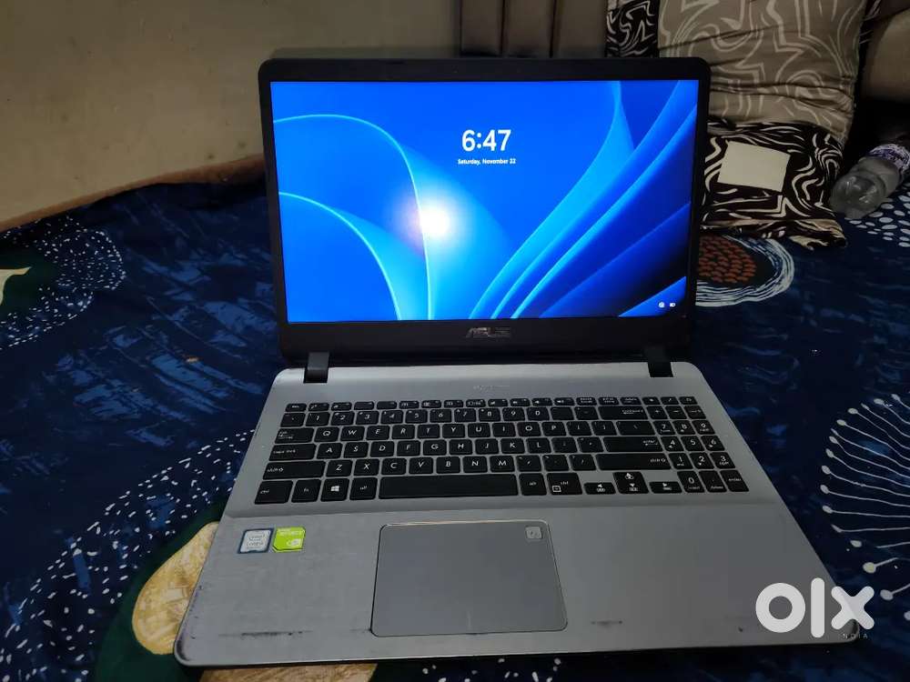 Asus vivobook laptop
