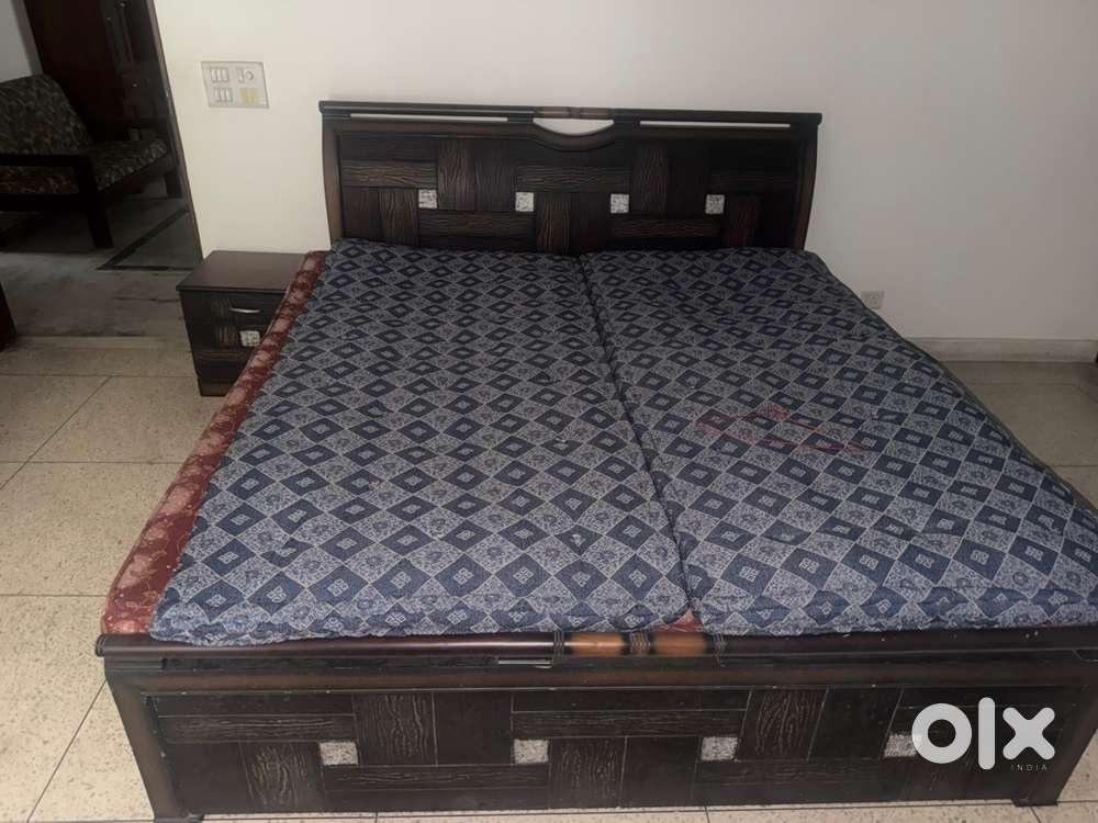 King size bed