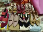 Sab maal bechna ladies /&gents shoes aur bachkana 200  pair hai