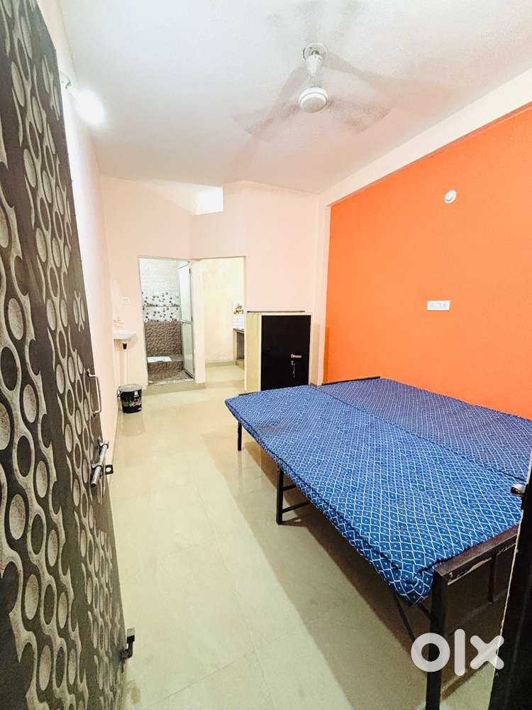 1Rk Vijaynagar wallking dist C21 mall&Prithviraj hotel couple allowed