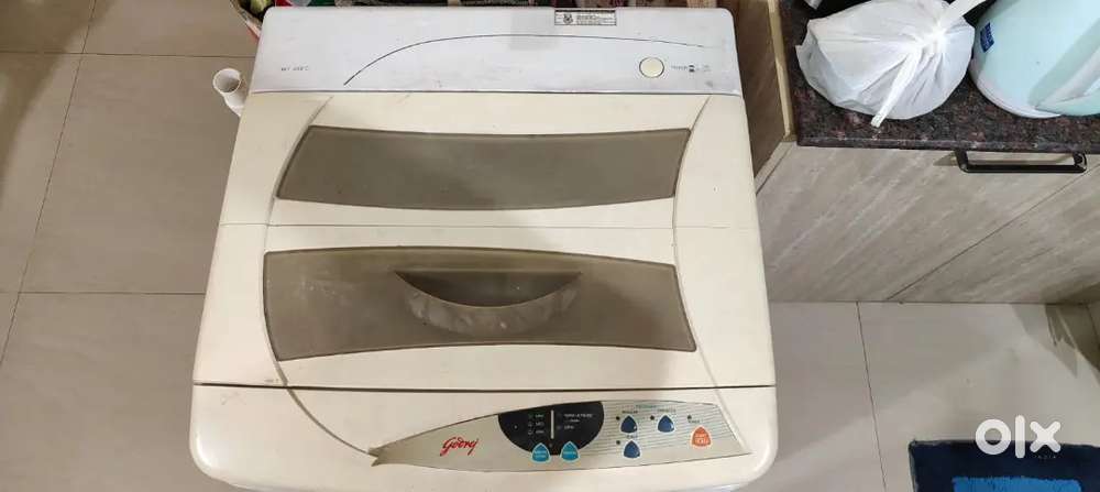 Godrej 6 kg Fully Auto Top Load Washing Machine – Excellent Condition