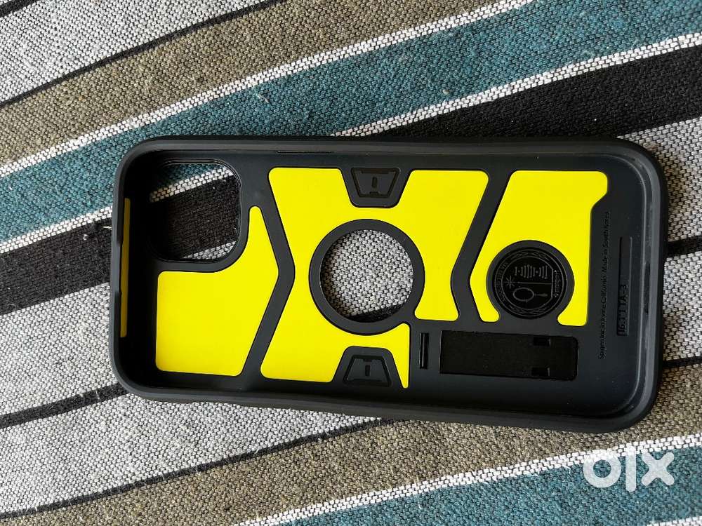 Spigen case for iphone 13-14