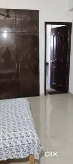 1 room of 3 bhk flat available for a female
