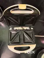 Bread toaster