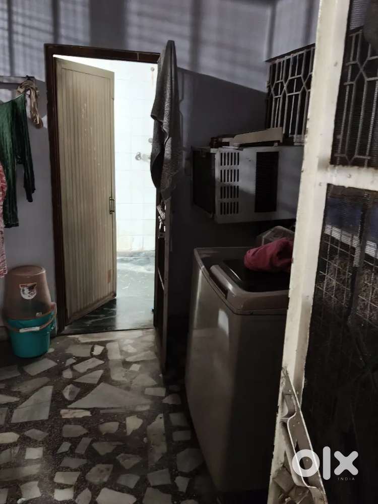 PG For Girls with home food