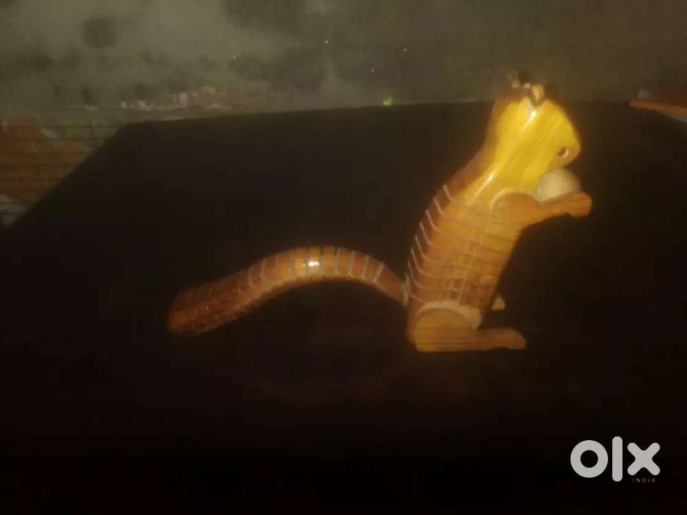 Squirrel for showpiece