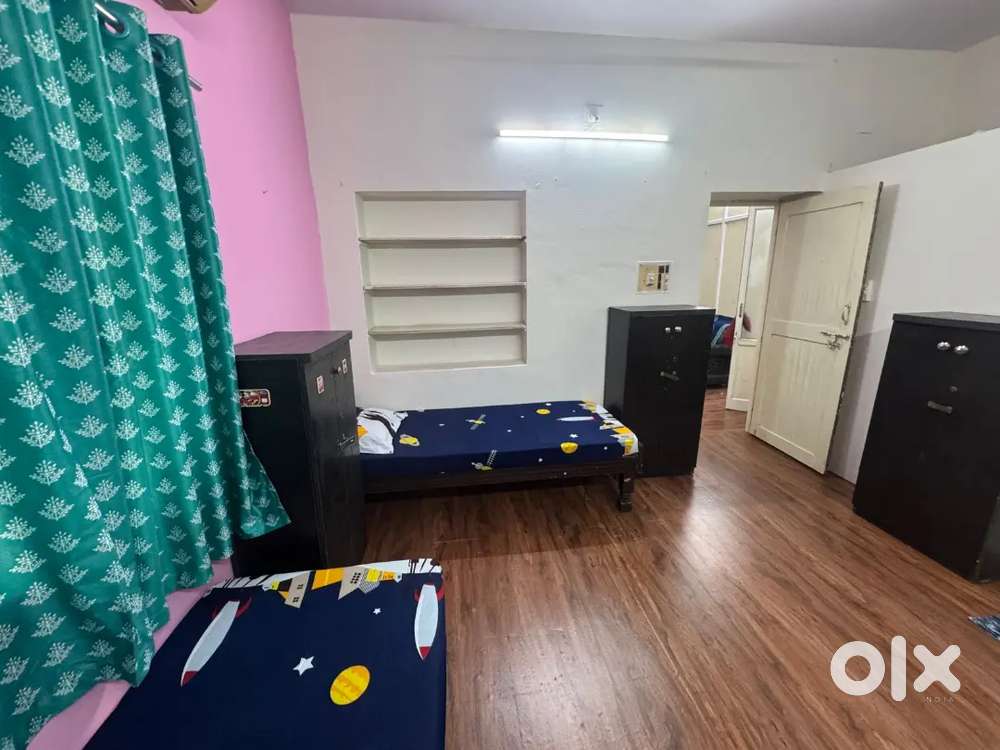Pg accommodation at location Fatehgunj No brokerage