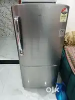Samsung Refrigerator in Good Condition for Sale