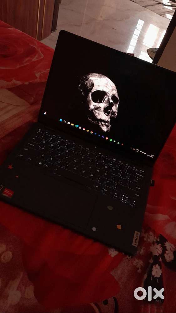 Lenovo Yoga Laptop – 16GB RAM, 1TB SSD – Sleek, Powerful & Versatile