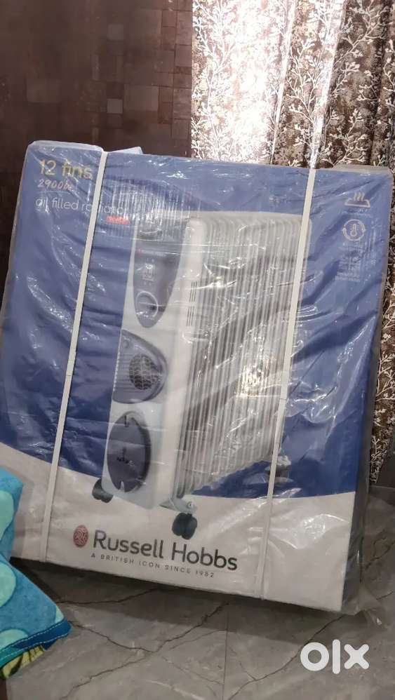 Brand New Russell Hobbs 12-Fin Oil Filled Room Heater (2900W) Unpacked