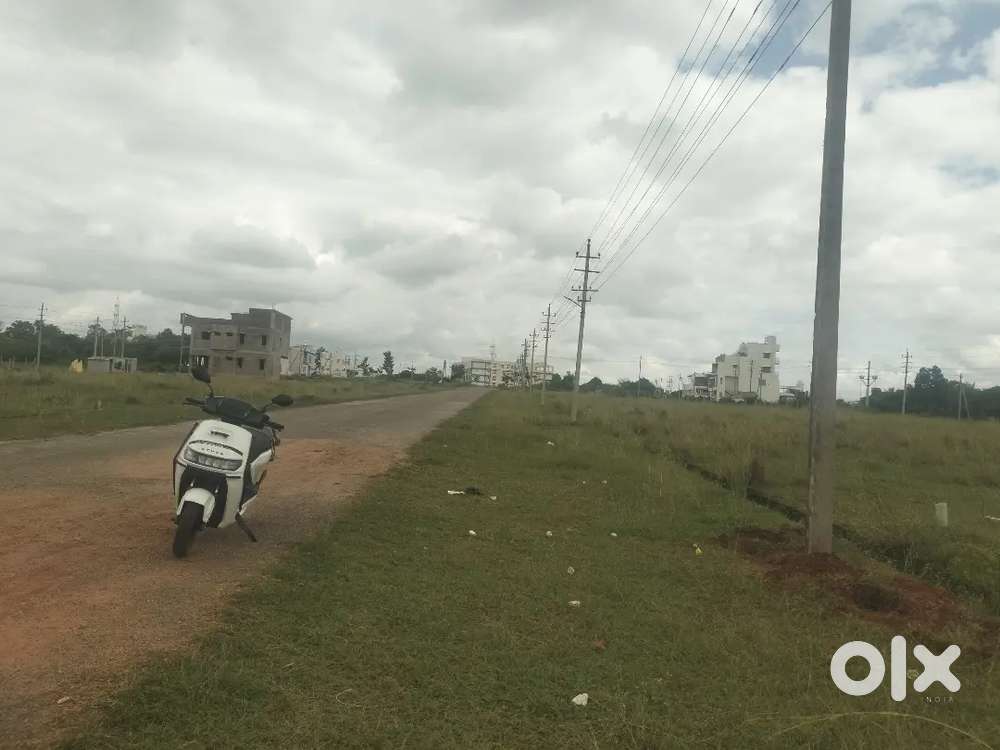 60 feet Road 40*60 Site Sale