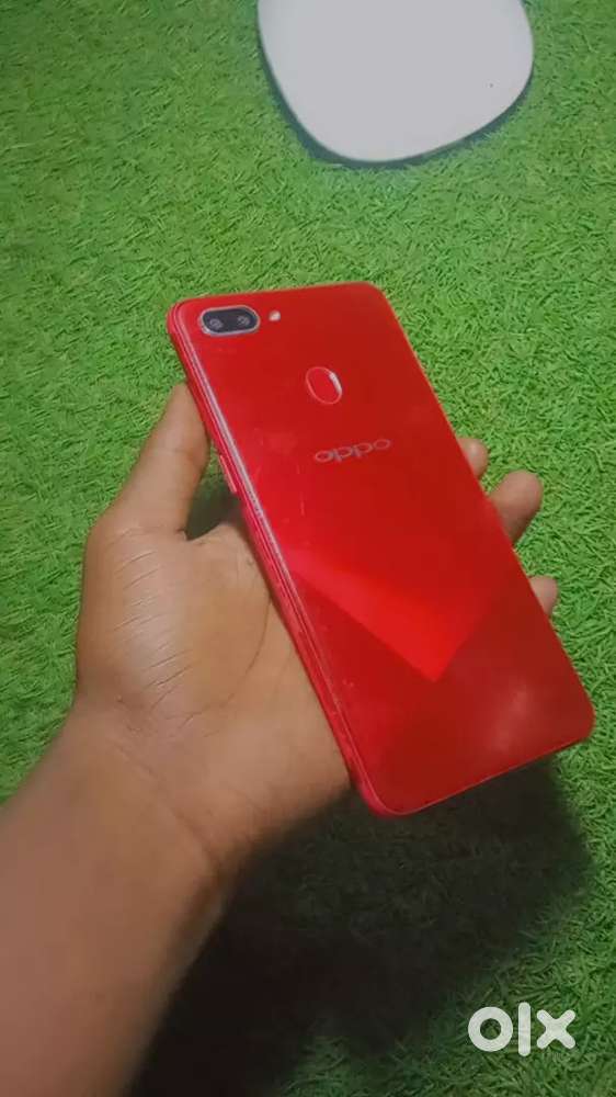 4gb ram 32 GB internal storage..