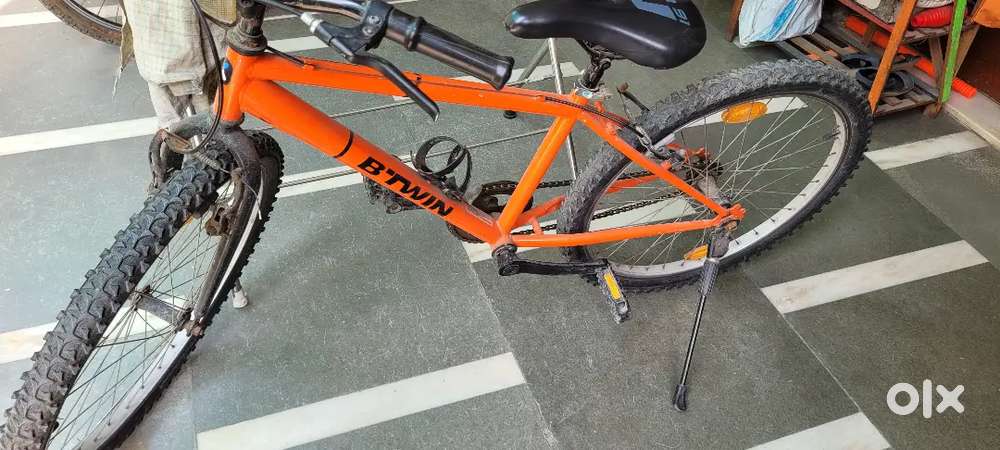 Less used Decathlon cycle and Vector 91 cycle