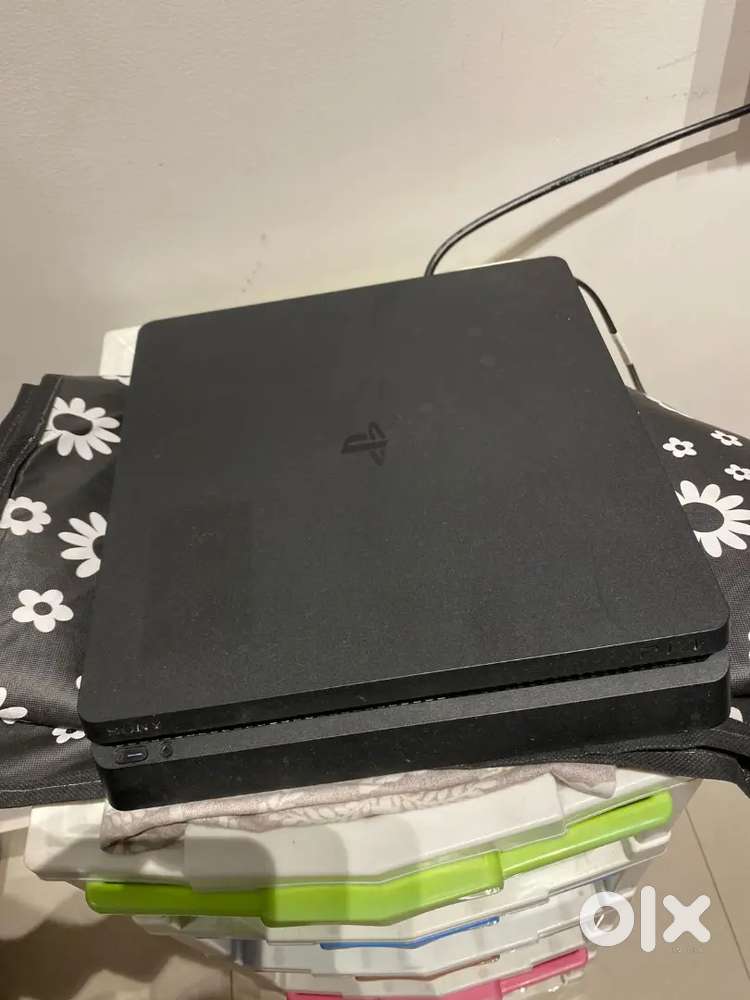 PlayStation 4 slim