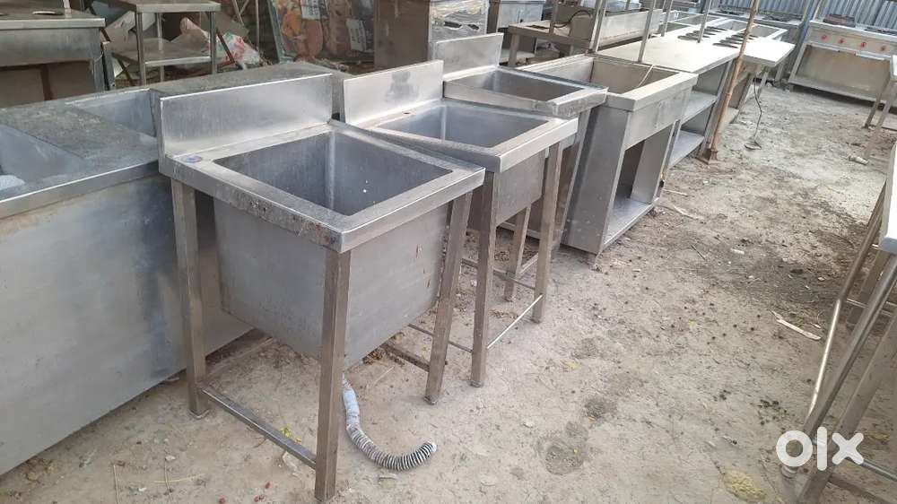 Cloud Kitchen Equipments available at wholesale