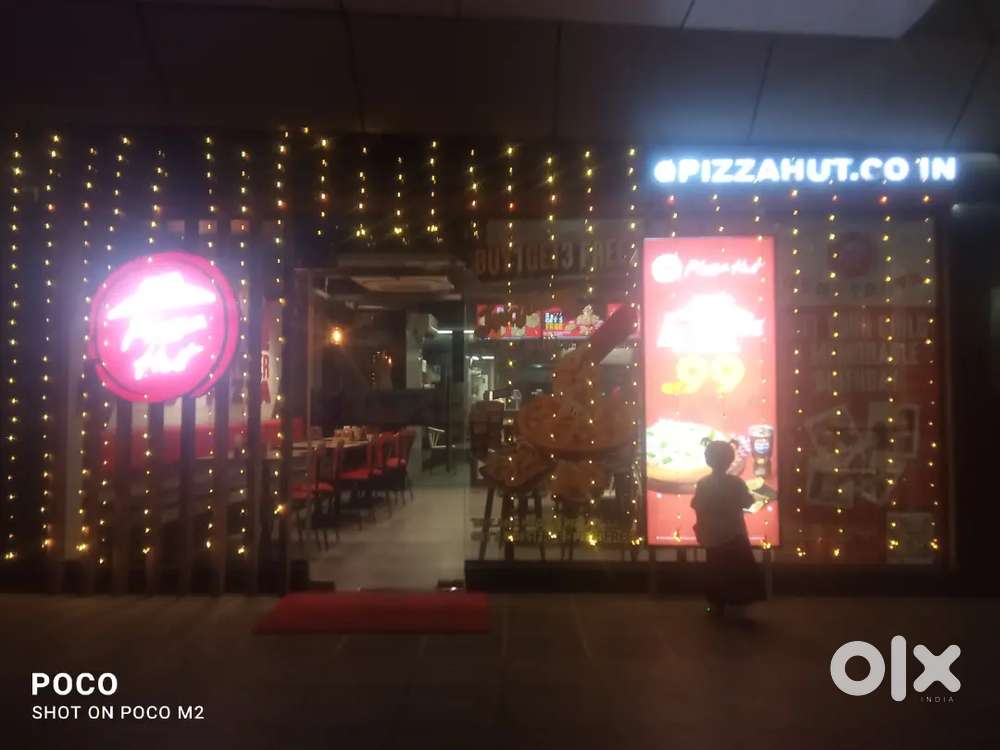 Pizza making and service