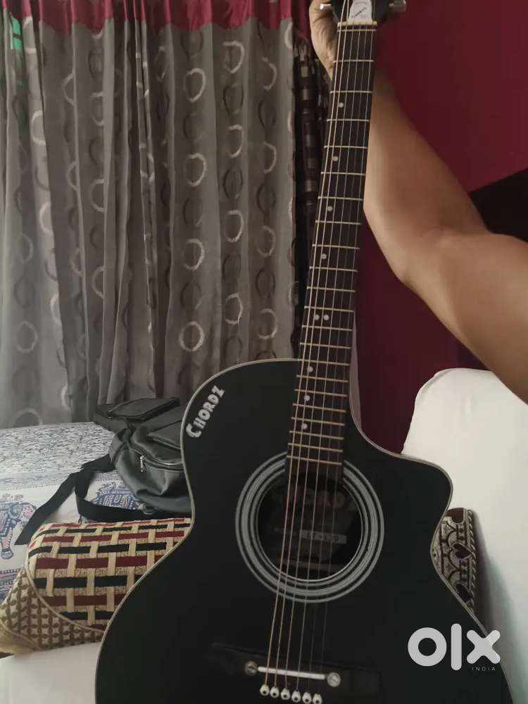 Chordz guitar at just 2200/-