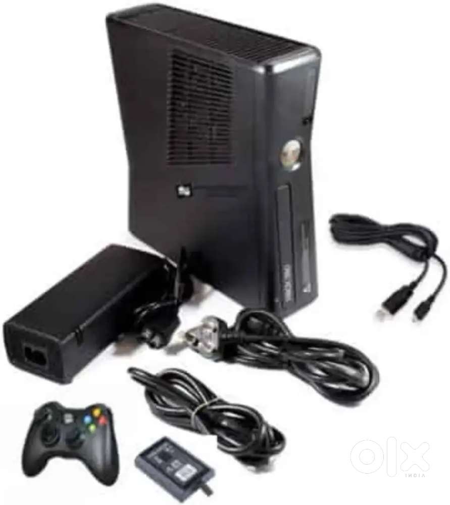 Xbox 360 slim  500 gb  with two controller and all accessories.