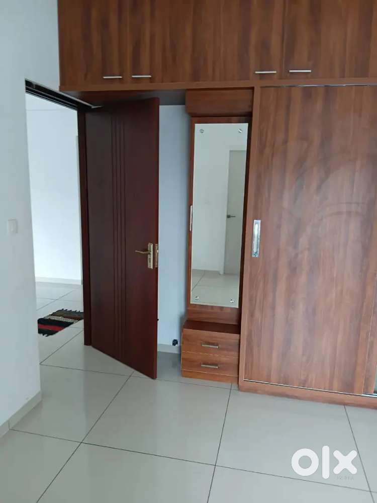 2BHK Semifurnished flat for rent at Pumpwell.
