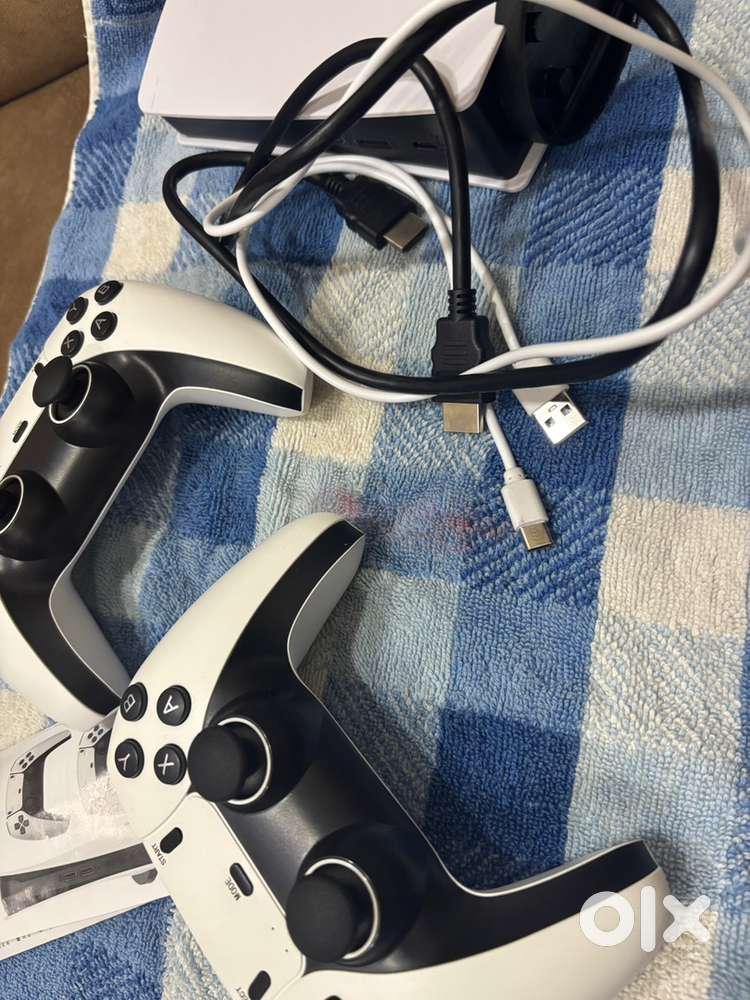 1 pc, 2 remotes , 1 guide , 2 wires