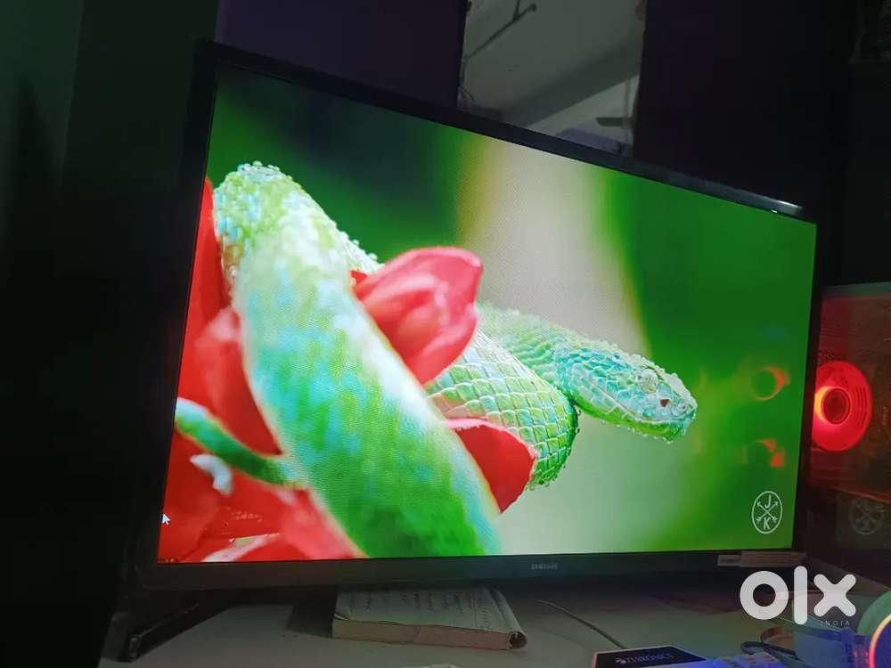 SAMSUNG SMART TV 32 INCH