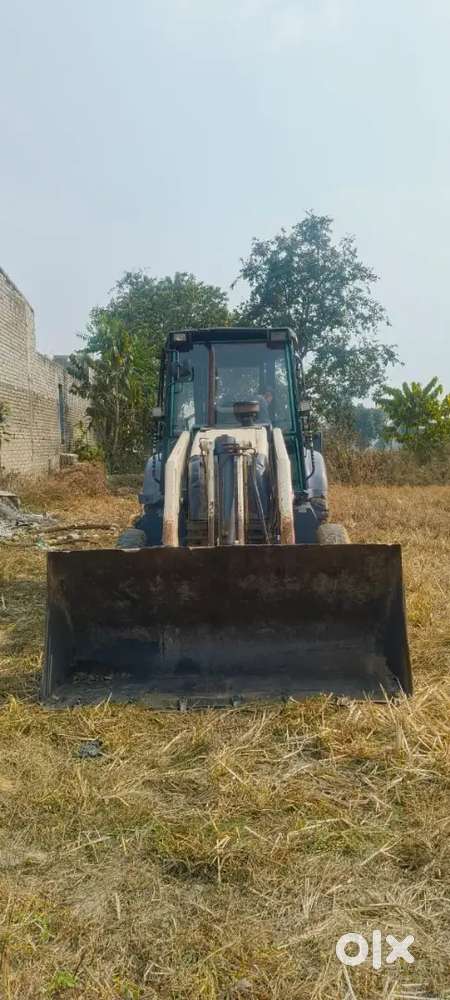 Tarex back hoe loader