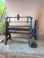 Rubber sheet roller machine