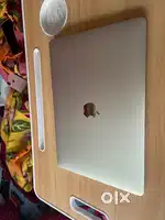 Apple Macbook 2020 Ratina 8/256gb only 349 battery cycle