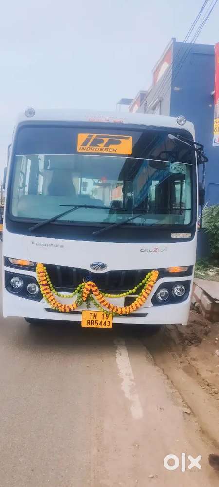 mahindra tourister