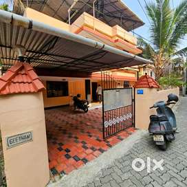 Car parking 2 Bhk home for rent tripunithura town