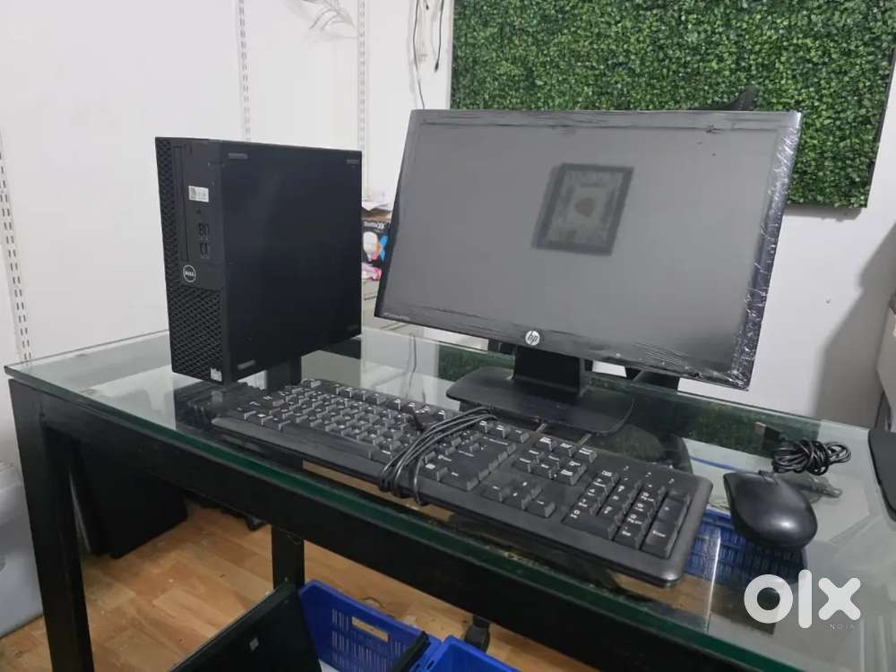 Pc computer. Dell hp Lenovo apple