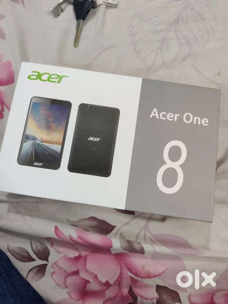 Accer One 8