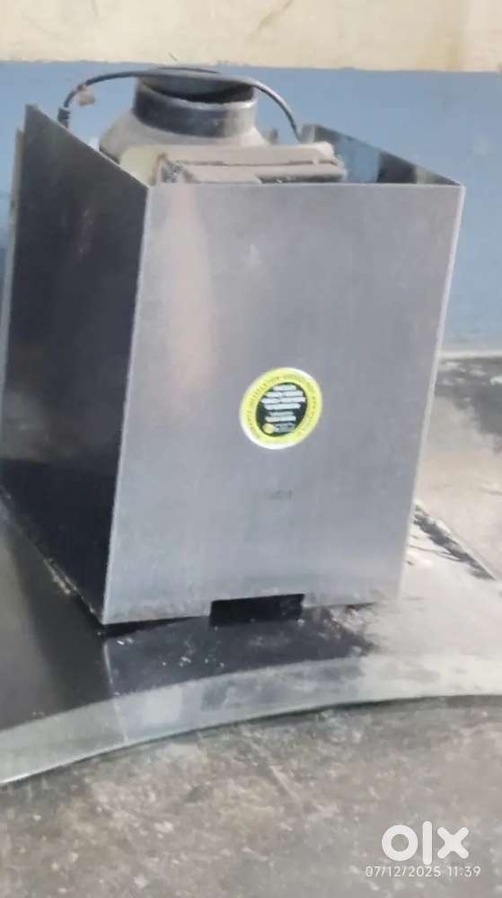 Wall mounted kitchen chimney