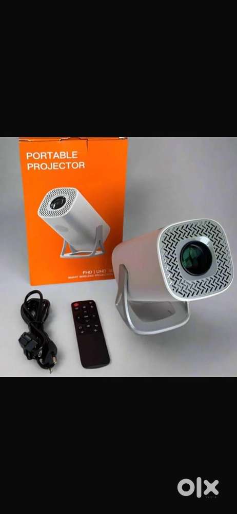 PORTABLE PROJECTOR