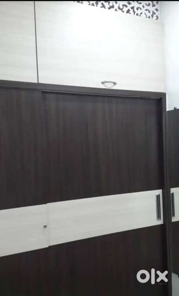 Urgent required for 1 female flatmates