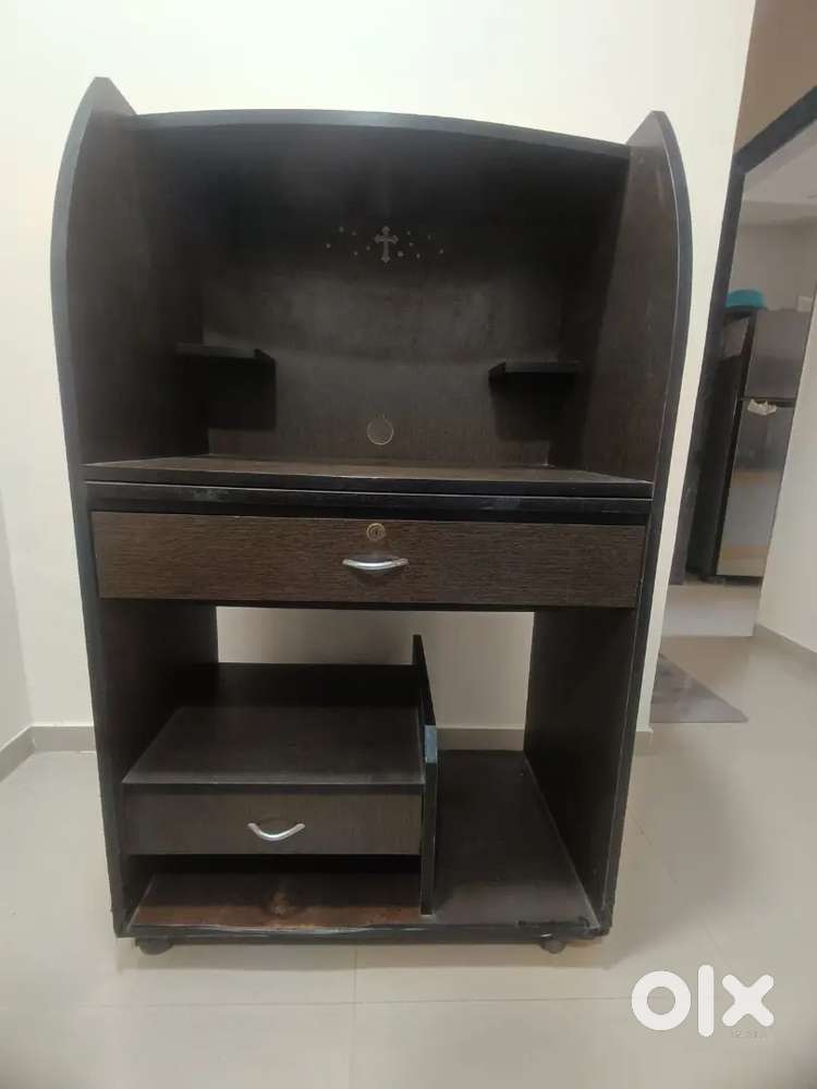 Computer Table for Sale – Good Condition