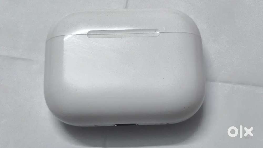 APPLE AIRPODS PRO 3 2 WEEKS OLD