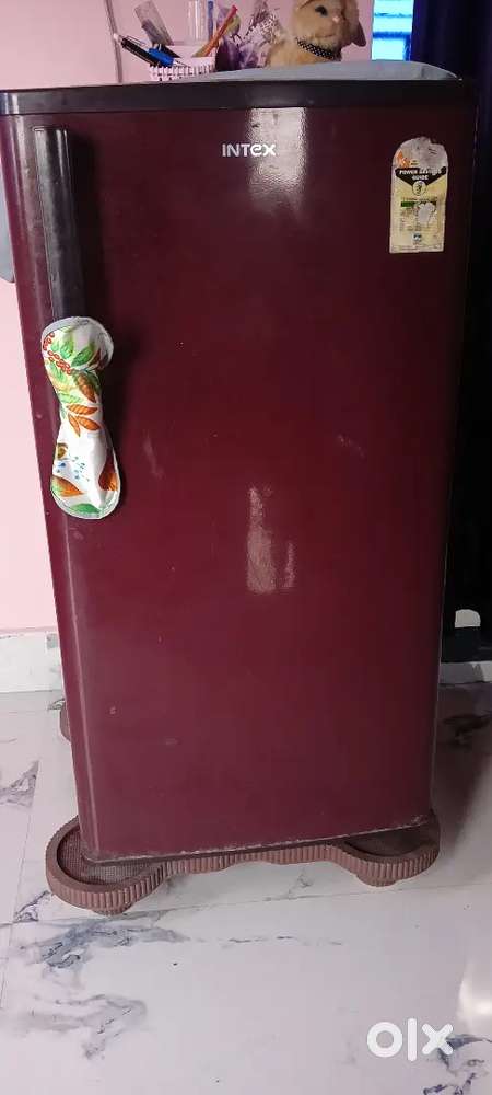 Single door fridge 180L